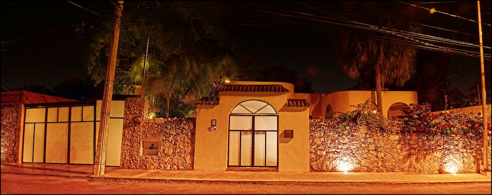 Ochenta Y Dos an urban bed & breakfast