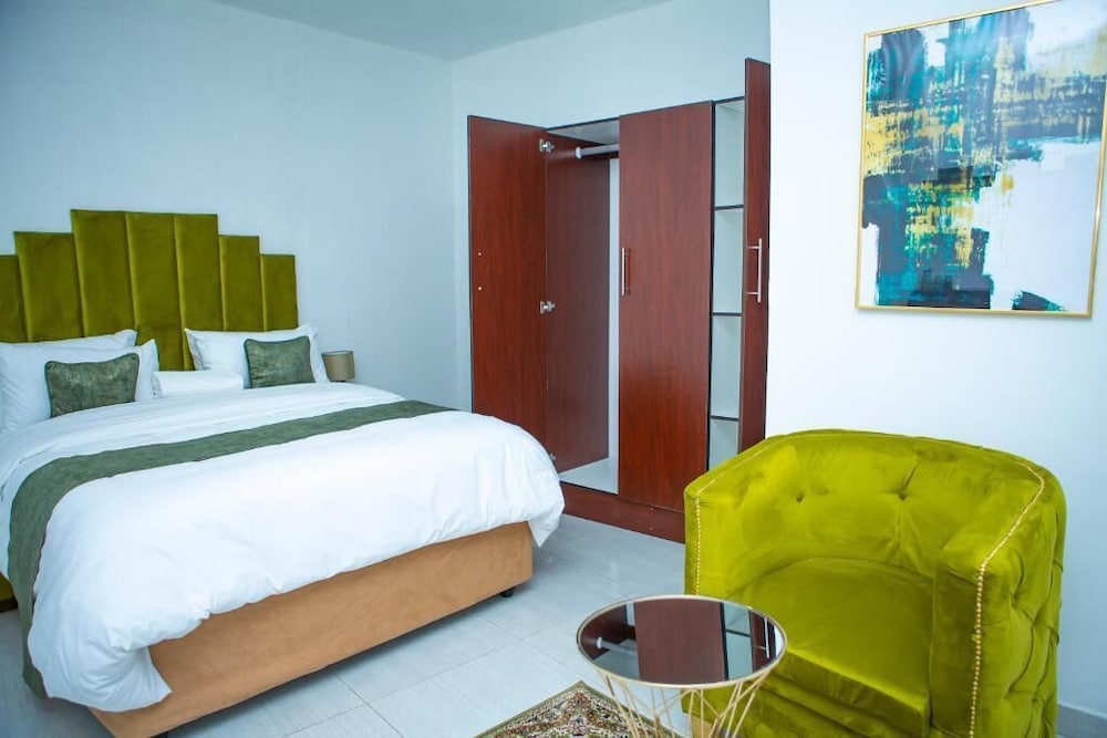 PLATINUM EAGLE GUEST HOUSE view 4