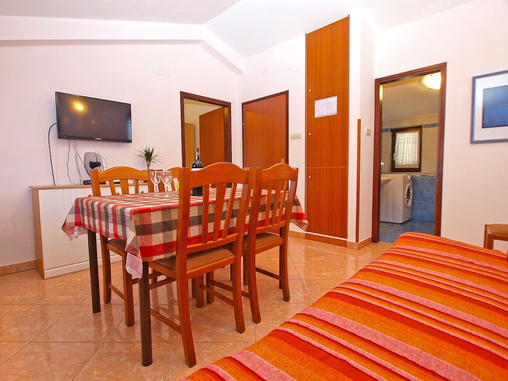 Apartments Blazenka 1270