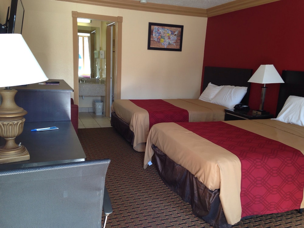 Birmingham Vacations - Parkway Inn of Birmingham - Property Image 2