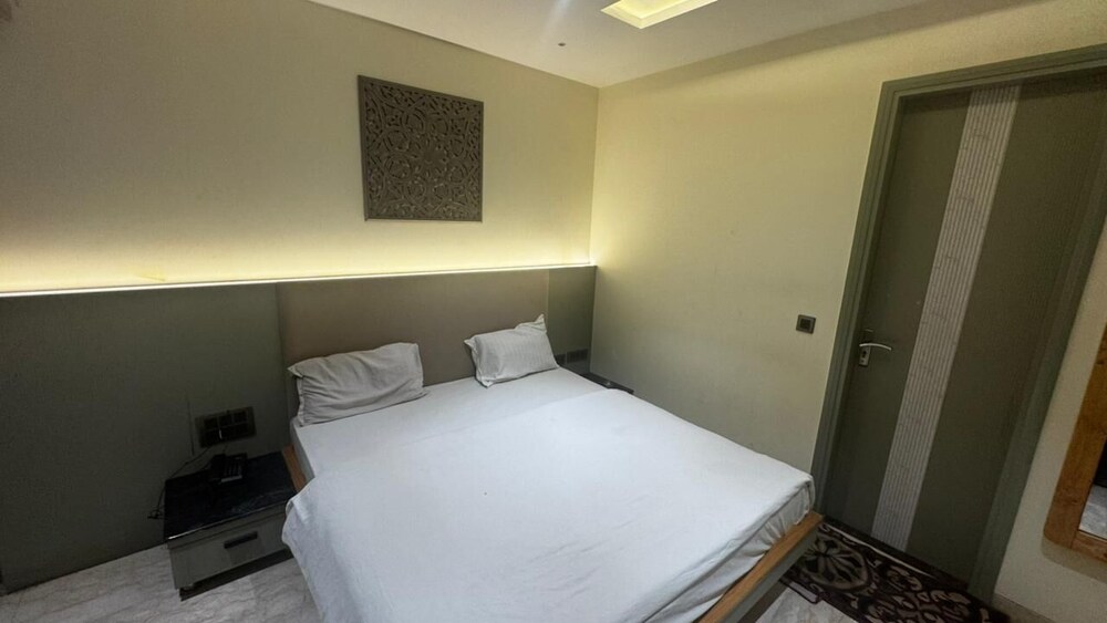The PratiQ - Signature Boutique Hotel