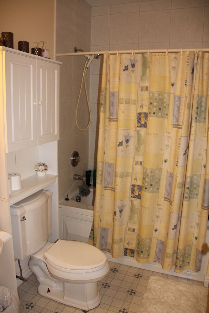 Golden Pathways Retreat and B&B