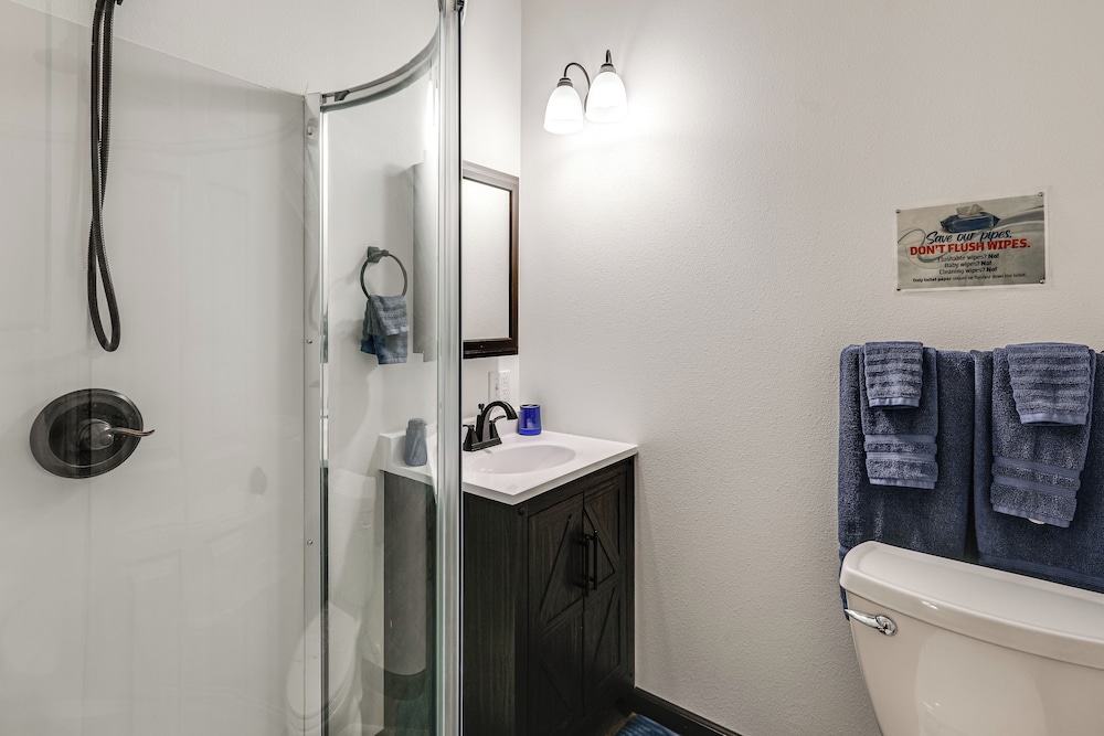 < 2 Mi to Dtwn: Pet-friendly Getaway in Fairbanks