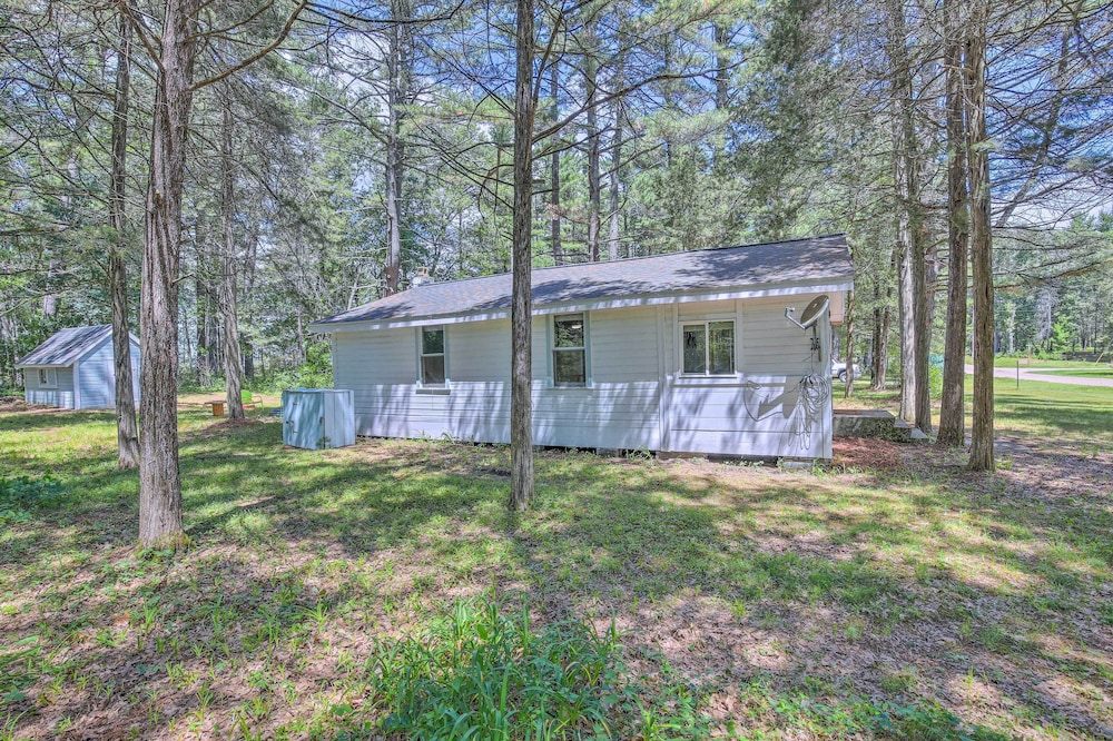NEW Cute & Charming Cottage Near Castle Rock Lake! view 4