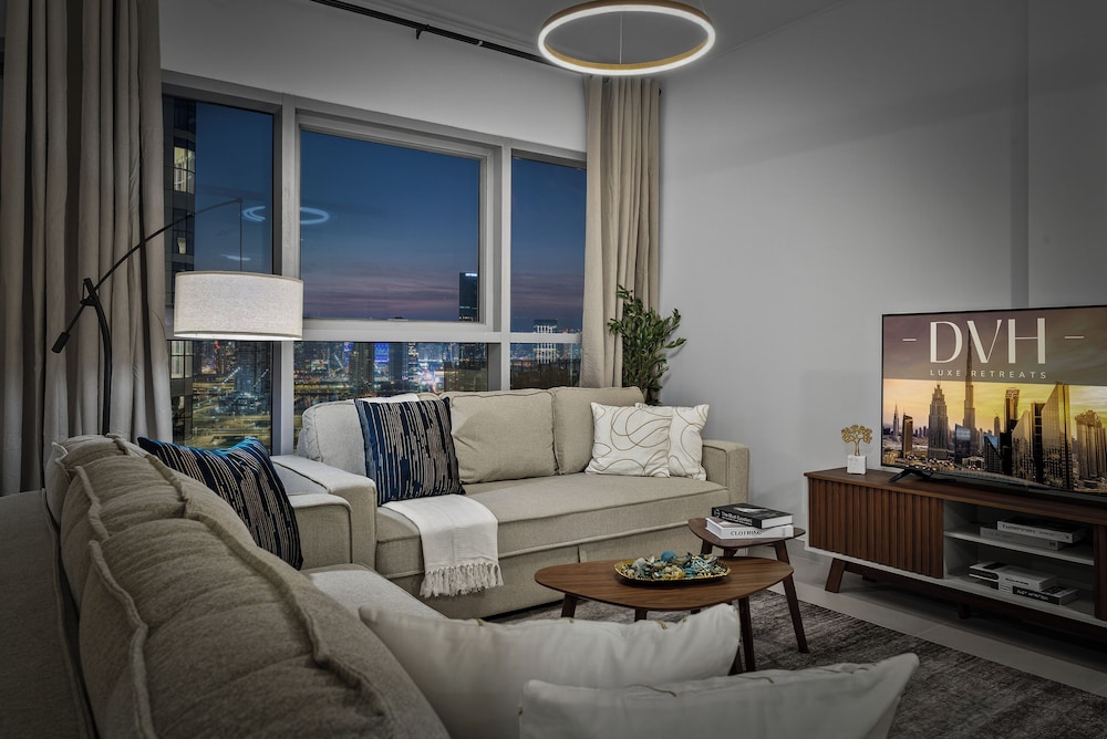 Radiant Boulevard by DVH Luxe Retreats