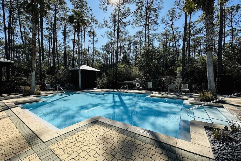 Pura Vida by Avantstay Treetop of Seacrest Beach + Pool, Bonfires