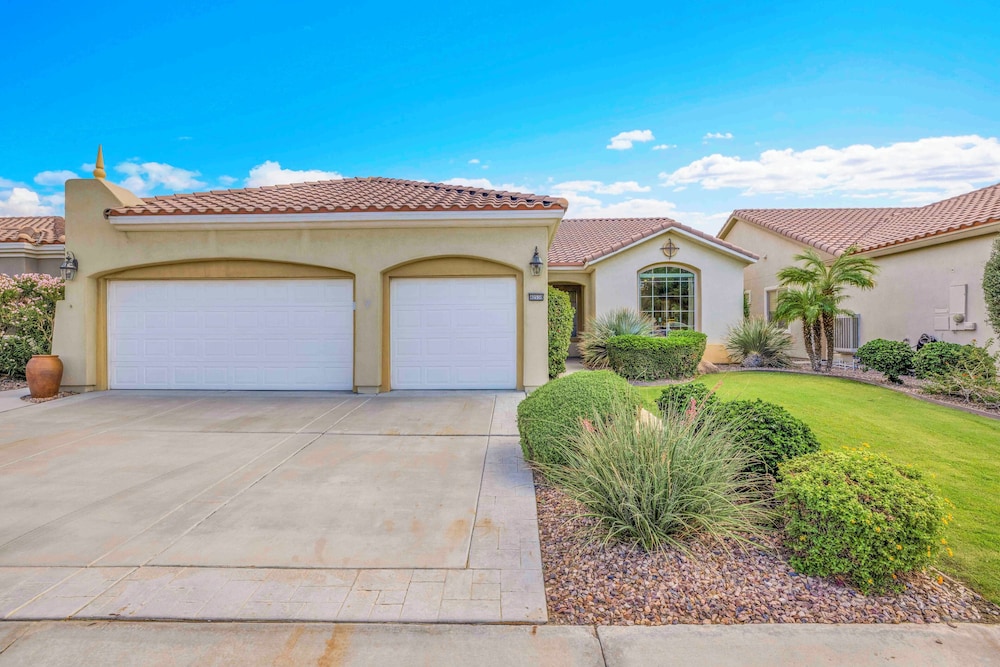 Desert Fairway Oasis