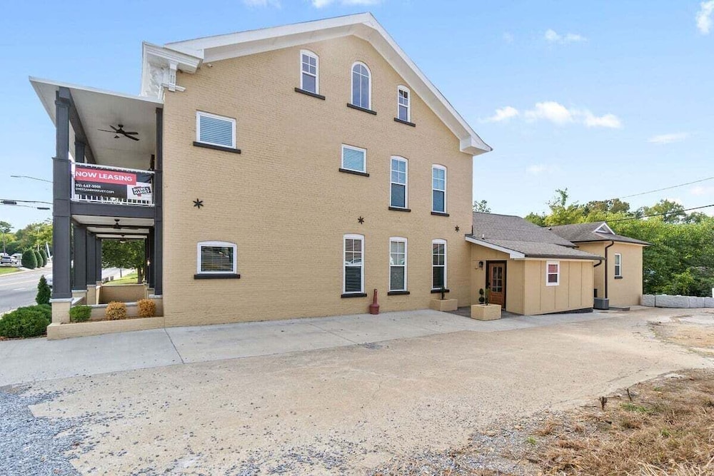 Todd's Place in Downtown Clarksville