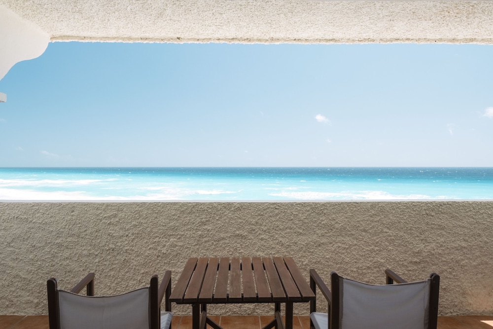 Hotel NYX Cancun All Inclusive