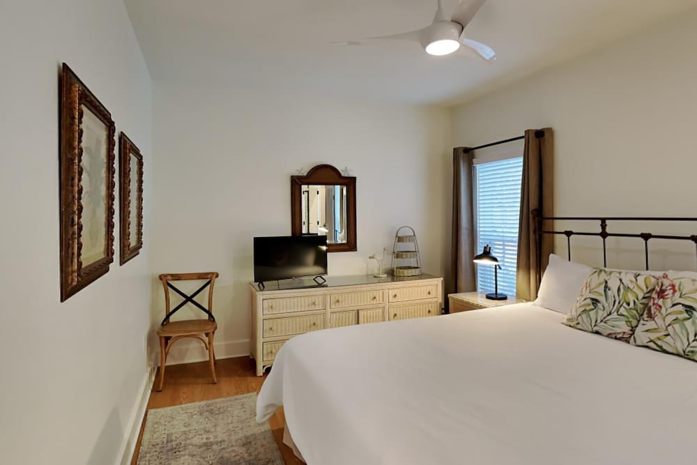 Key Lime Cottage view 5