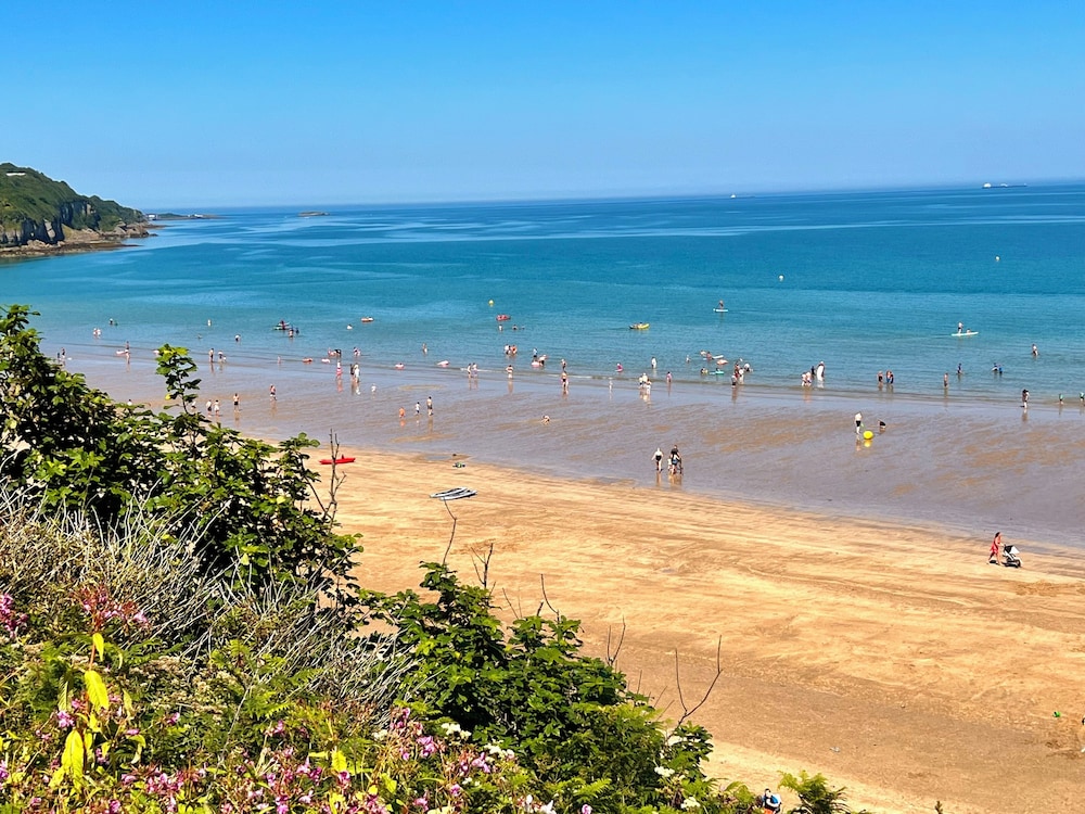 Benllech Bay Cottage