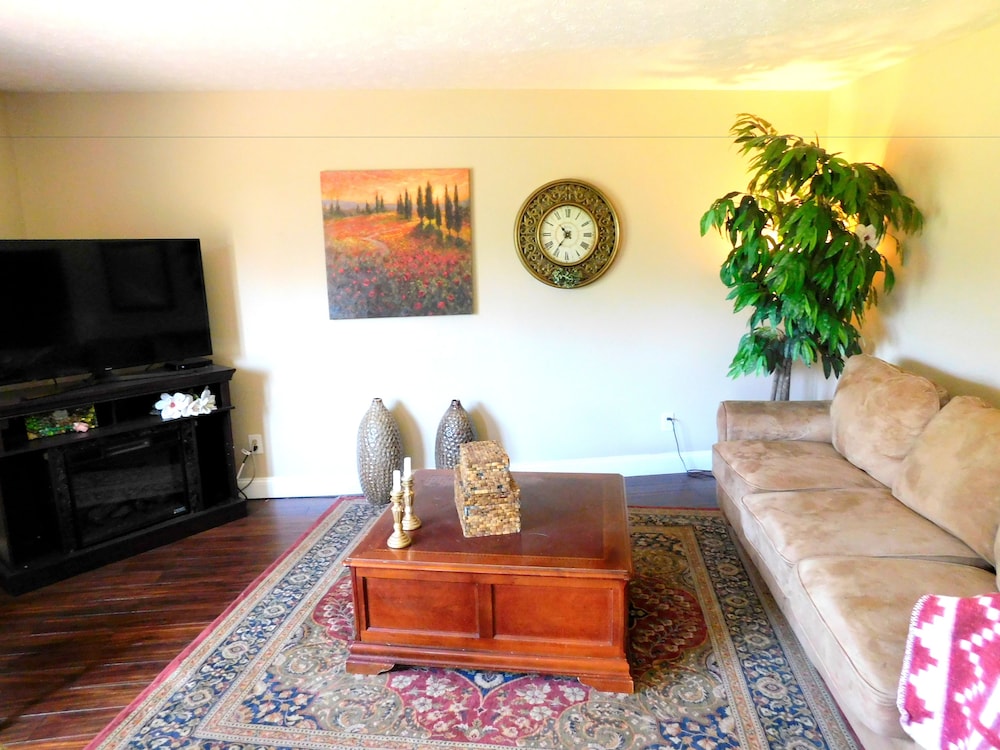 Evonne's Sharing House - Property Image 16