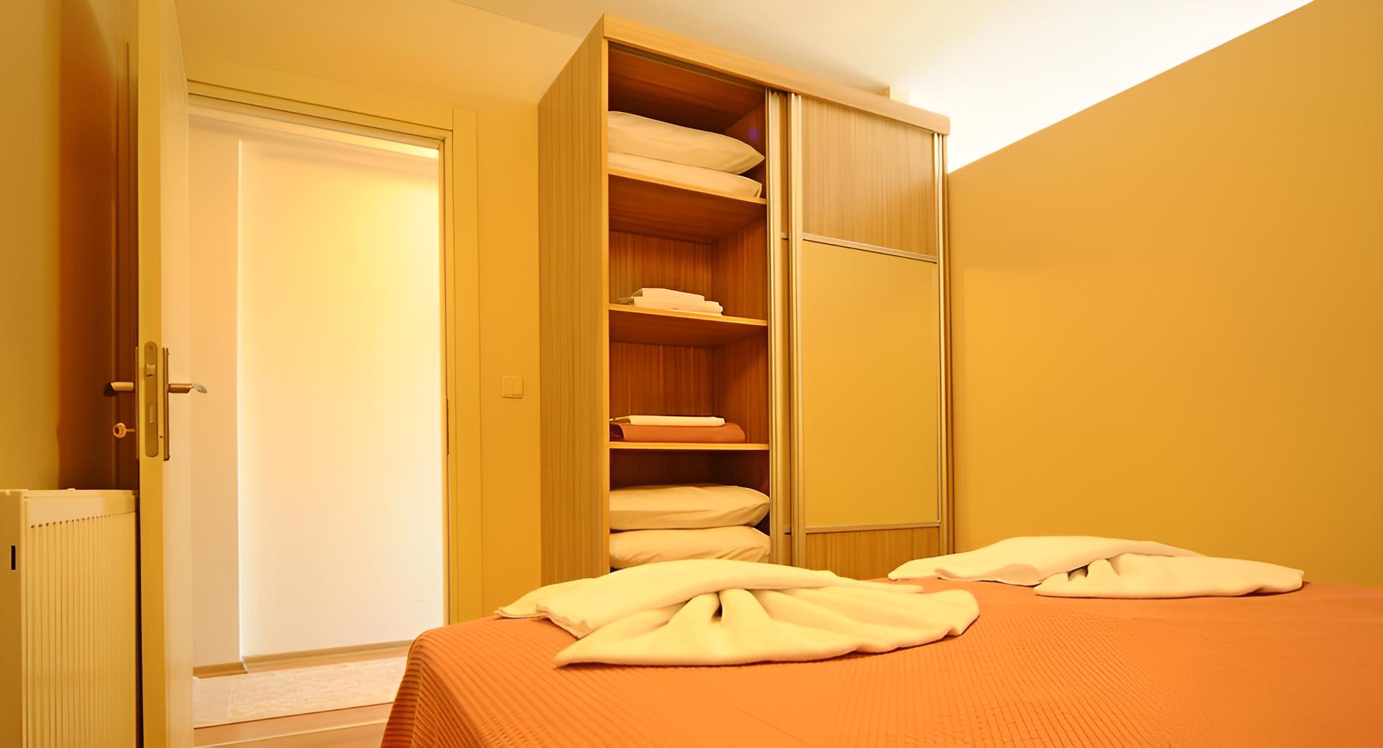 Atrium Suites
