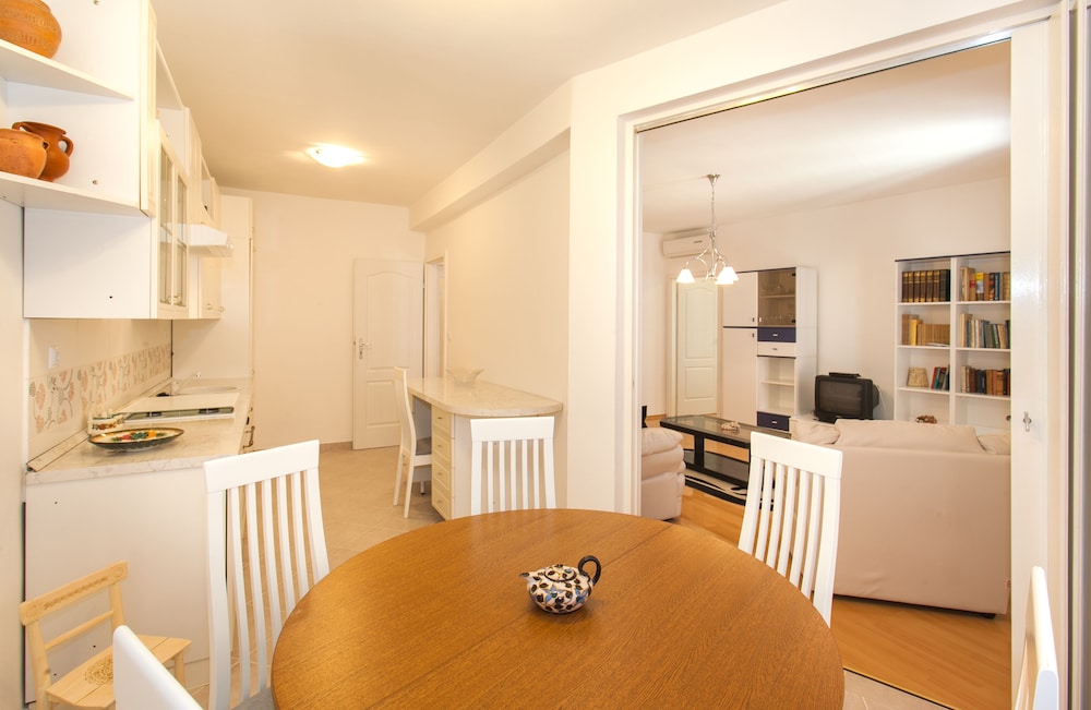 Three Wells Apartment en Zadar — kitchen