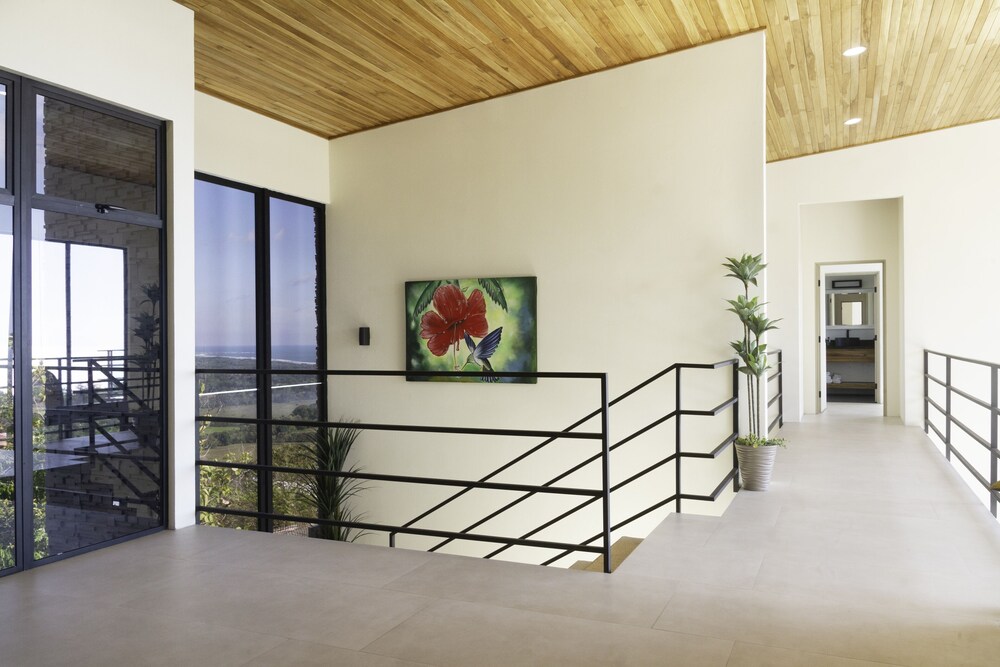 Prime Hermosa: Ocean View Villa w/ Infinity Pool by RedAwning