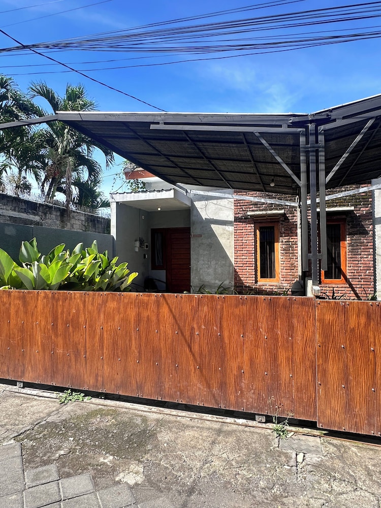Dewandi Guest House