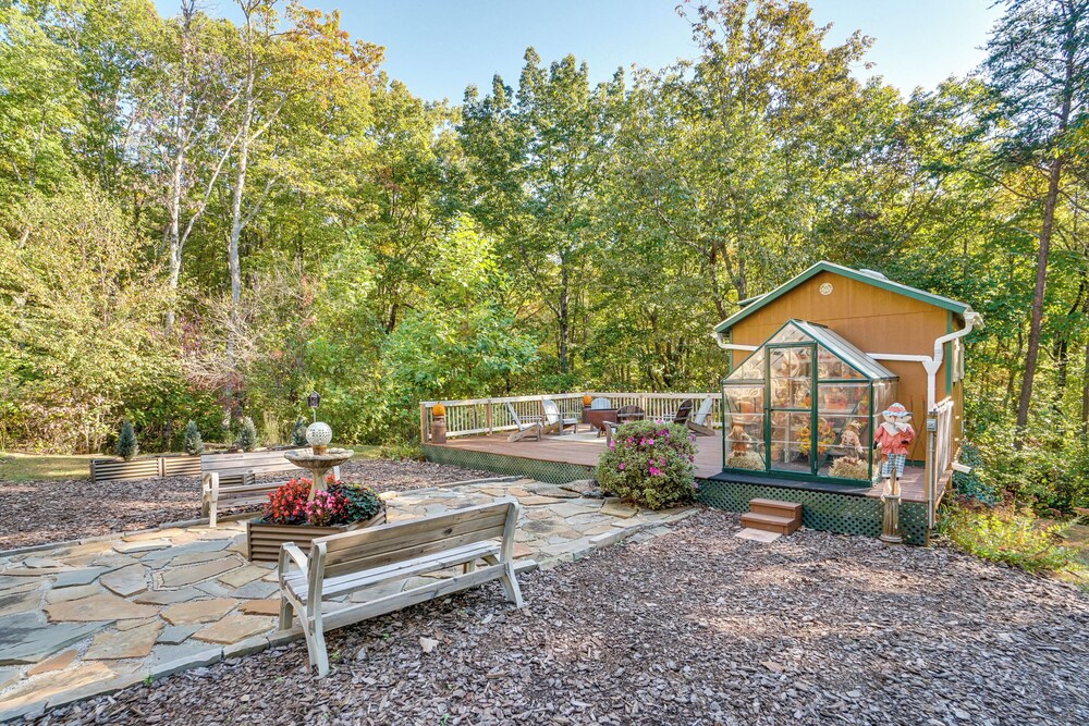 Family Getaway: Georgia Cabin w/ Outdoor Hot Tub view 4