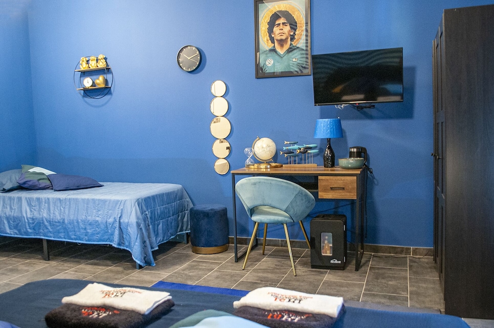 LH 51 Neapolitan Rooms