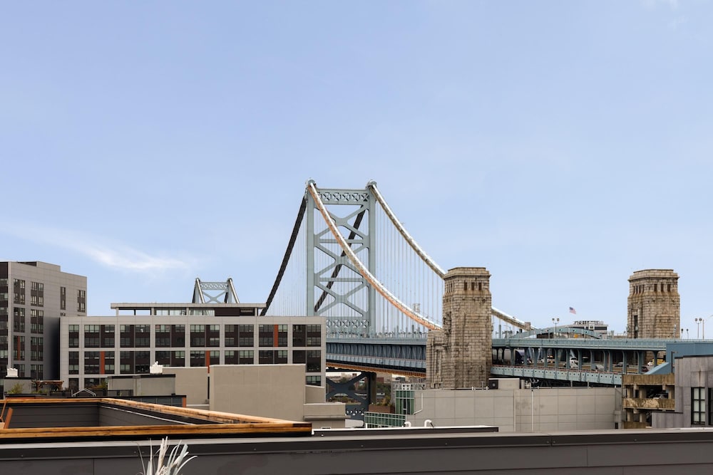 Sosuite Corner 2BR Loft w W D Shared Roofdeck view 3