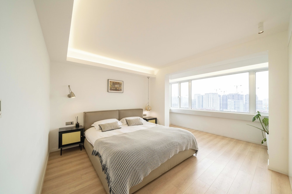 Book and Bed - SML Center