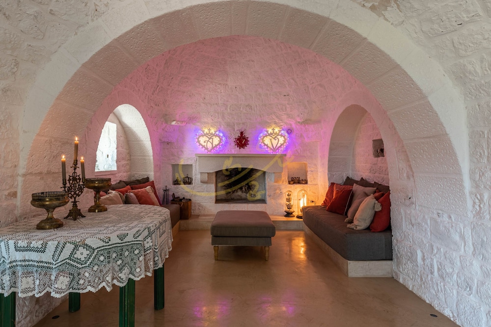 TD Trulli Vittoriani Charme and Pure Nature w Pool