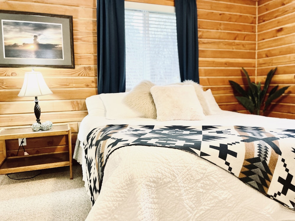 Homer Vacations - Glacier View Cabins - Property Image 2