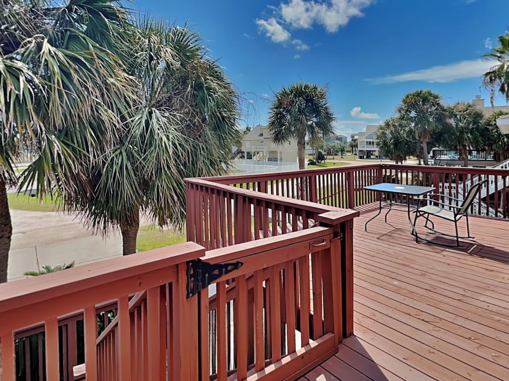 Casa de Reyes by Ryson Vacation Rentals