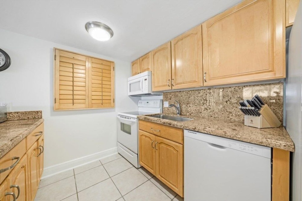 South Seas Beach Villa 2538 3 Bedroom Condo