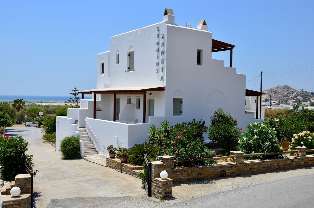 Zanneta Apartments and Suites