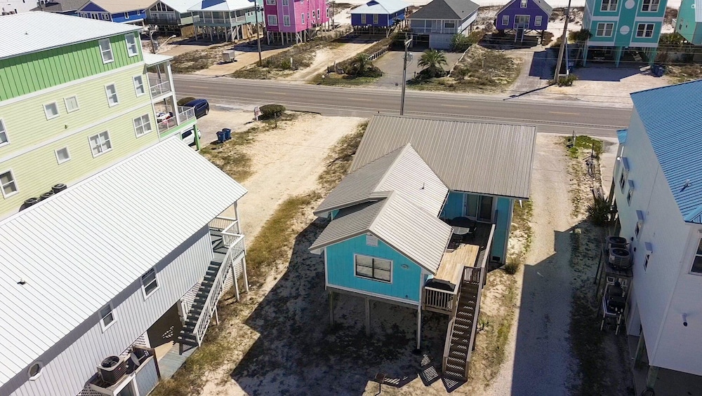 Charming 3br/2ba Boho Beach Cottage in Gulf Shores