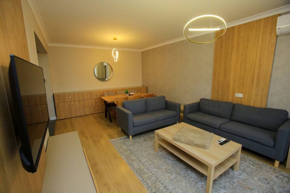 Lovely 2-bedroom Apartment in Basaksehir