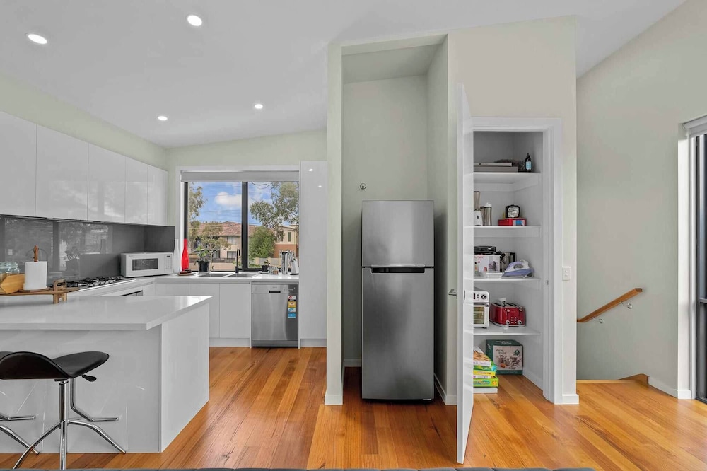 Luxurious Townhouse7 km to CBD