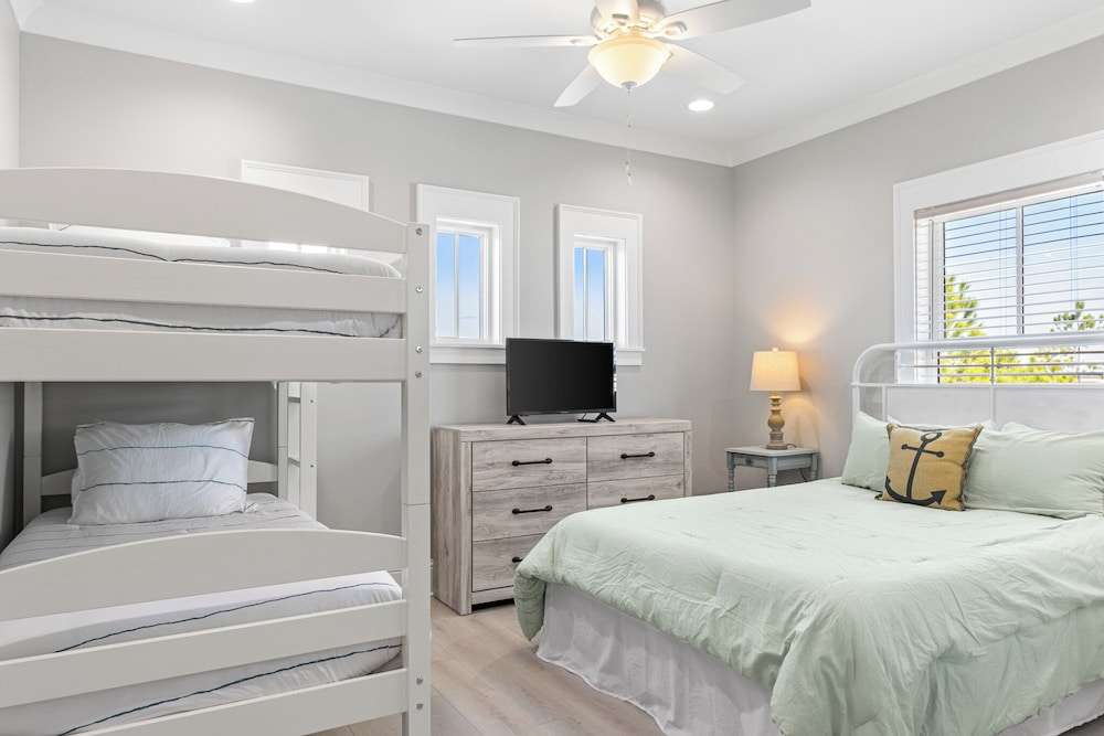 Sunshine Villa by Southern Vacation Rentals