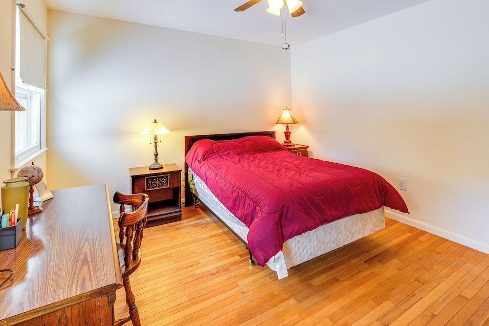 9 Mi to Lake George Village: Home in Queensbury
