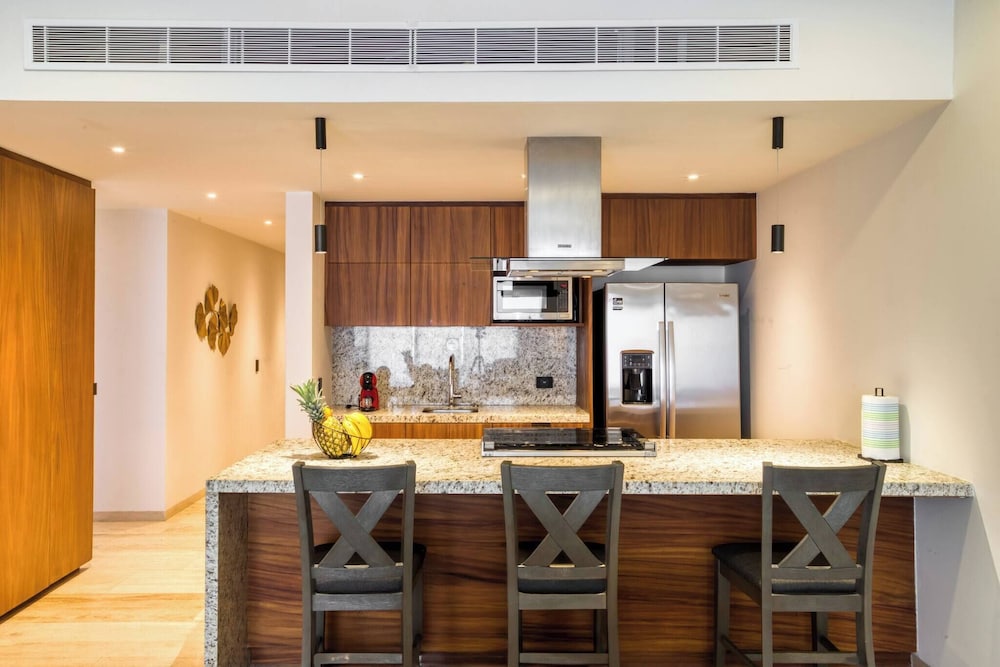 Family Friendly APT 17 Ocean View, 3br, 6 pax