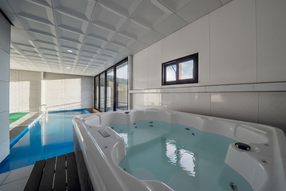 Yangpyeong Seulburg Private Poolvilla