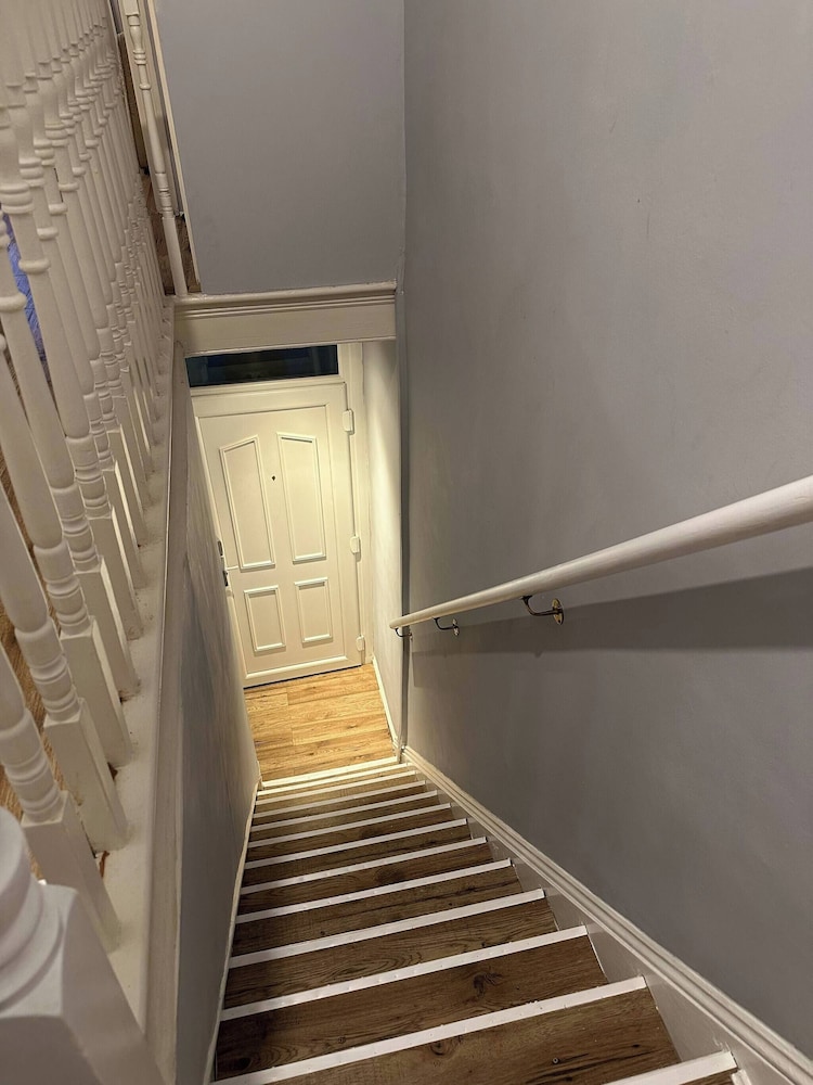 Bright Open-plan Apartment in Welling, South East London