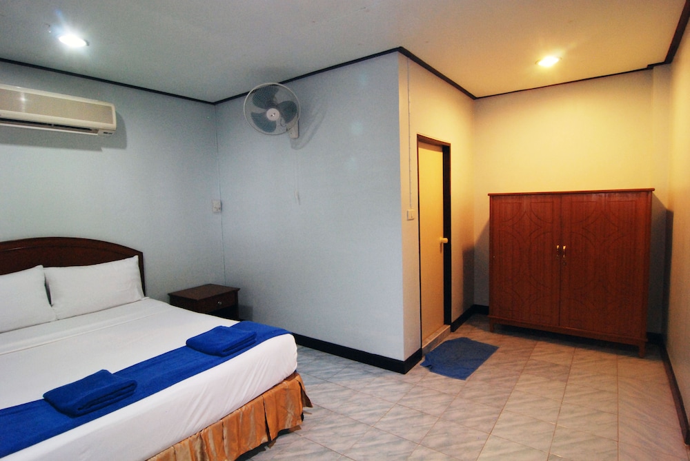 Lanta Coral Beach Resort