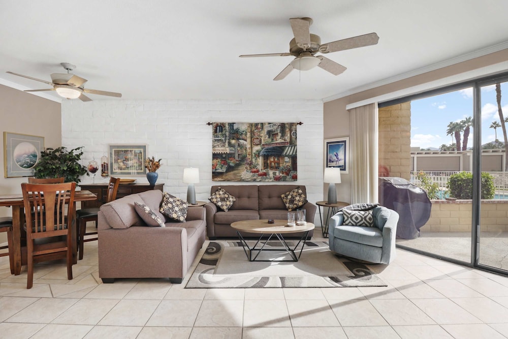 2BR 2BA Charming Cathedral City Condo With Territorial Views