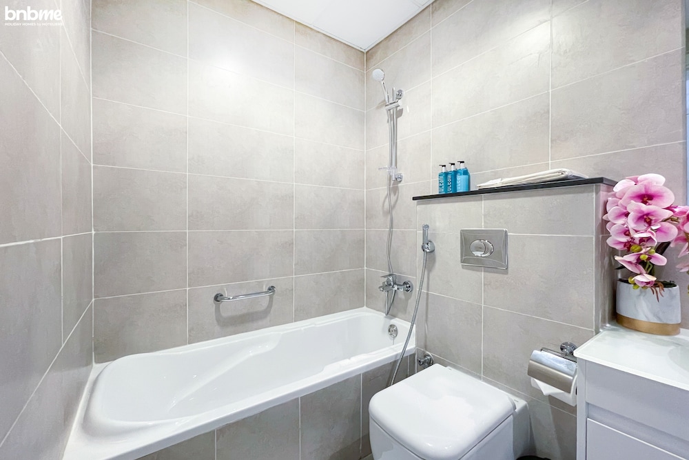 ST-Carson Tower B-2716 by bnbme homes