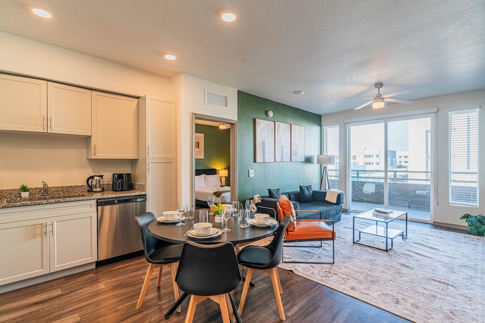 ROVE LIVING/KL - Cardinal 95