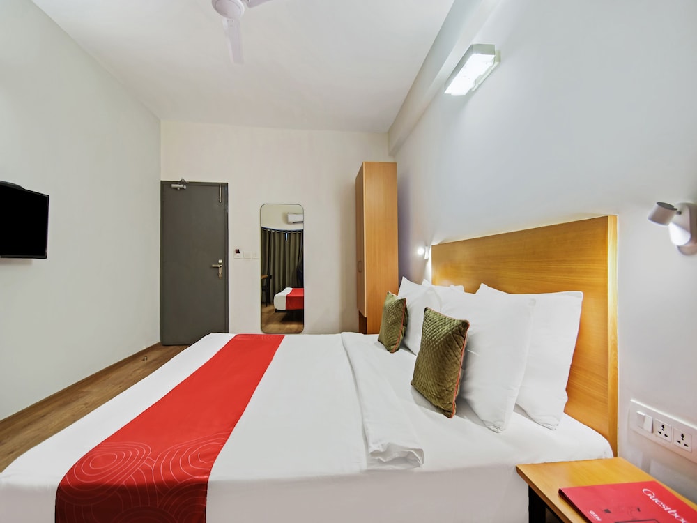 OYO Townhouse 030 Ashram Road Ahmedabad