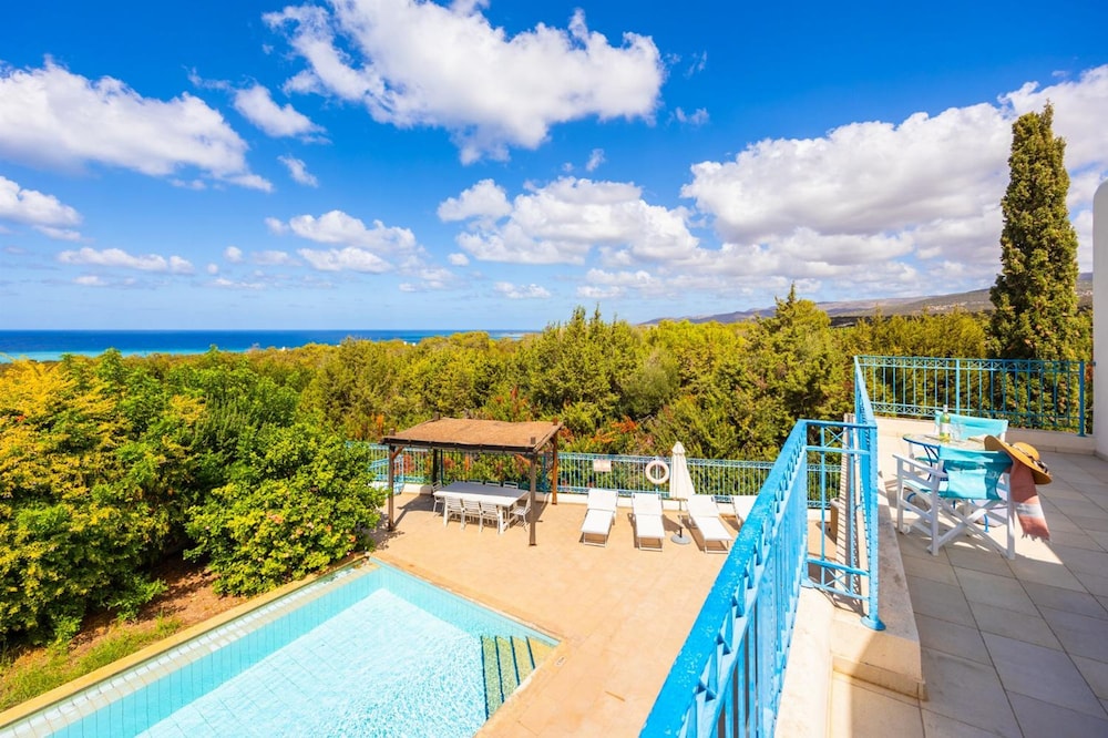 Villa Poseidonas in Peyia
