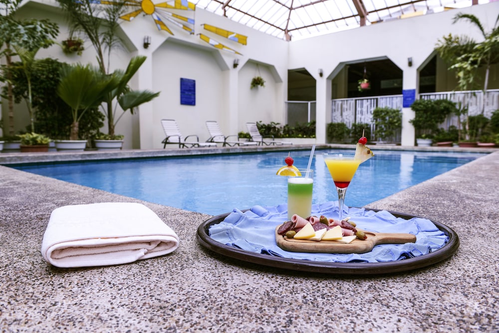 Hotel Ramada - Image 1