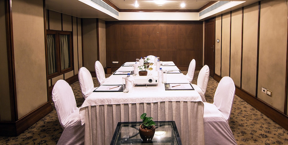 The Orchid Hotel Mumbai Vile Parle
