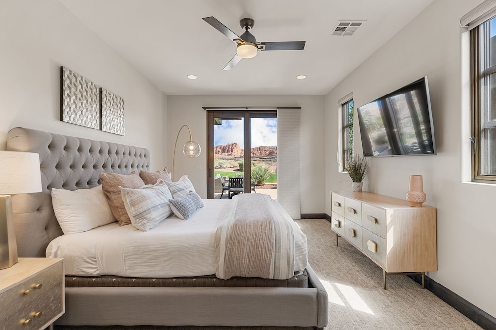 La Vista Encanto #14 4 Bedroom Home