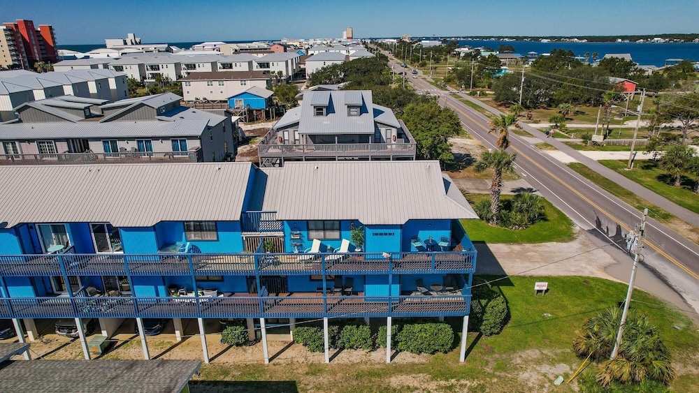 Lagoon Sun 5 1 Bedroom Condo by RedAwning