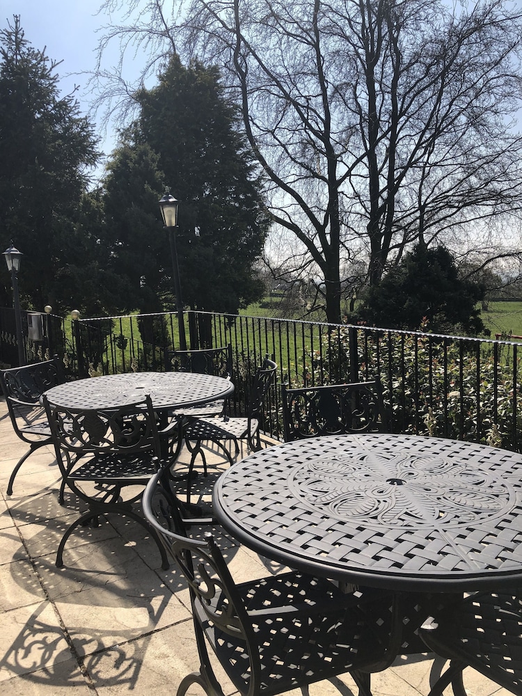 The Dog and Partridge Country Inn