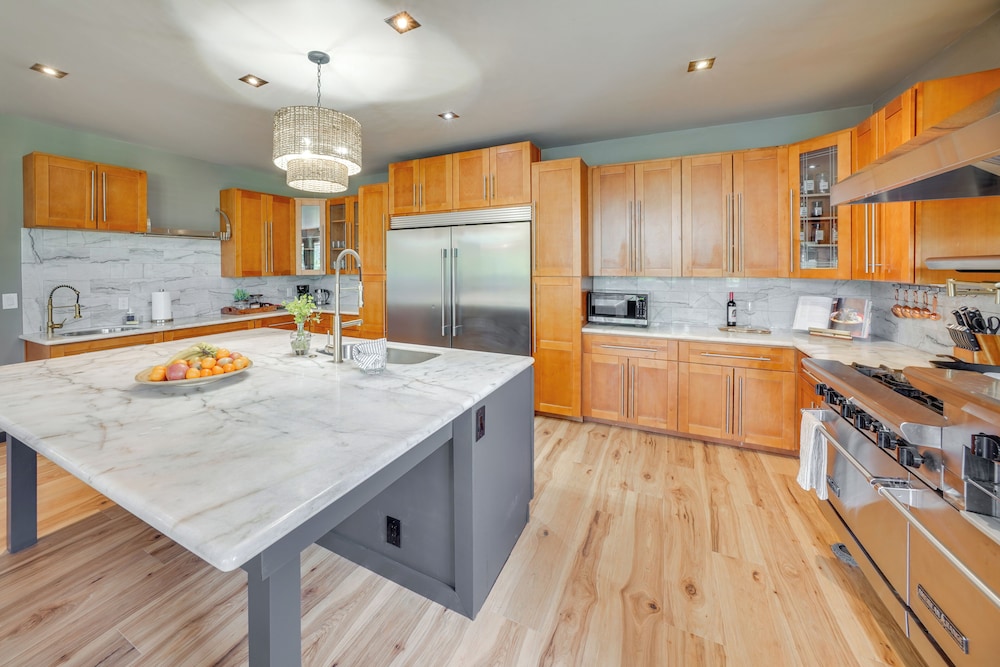 7 Mi to Boat Launch: Luxe Montana Family Home