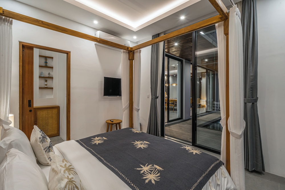 Villa Bedawang - 4BR Villa Seminyak